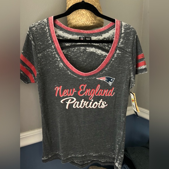 NFL Tops - NFL Women's Gray and Red New England Patriots V-Neck Tissue Tee NWT Small